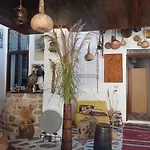 Edward Lear - Heritage Hostel Μπεράτ
