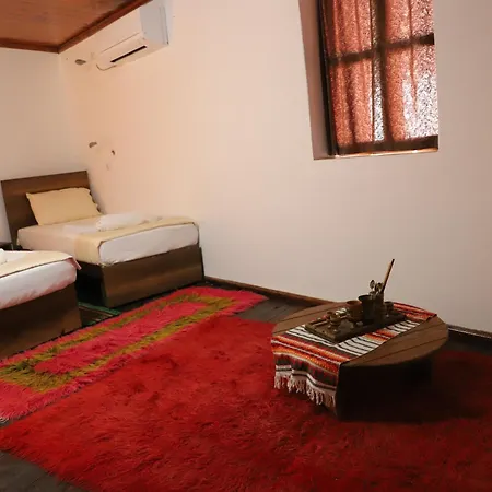 Hostel Edward Lear *